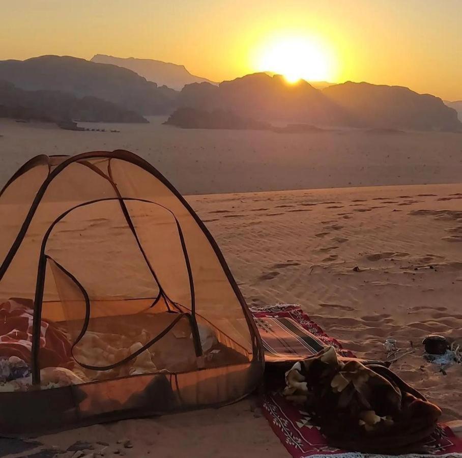 Adel Rum Camp Bubbles Wadi Rum Bagian luar foto
