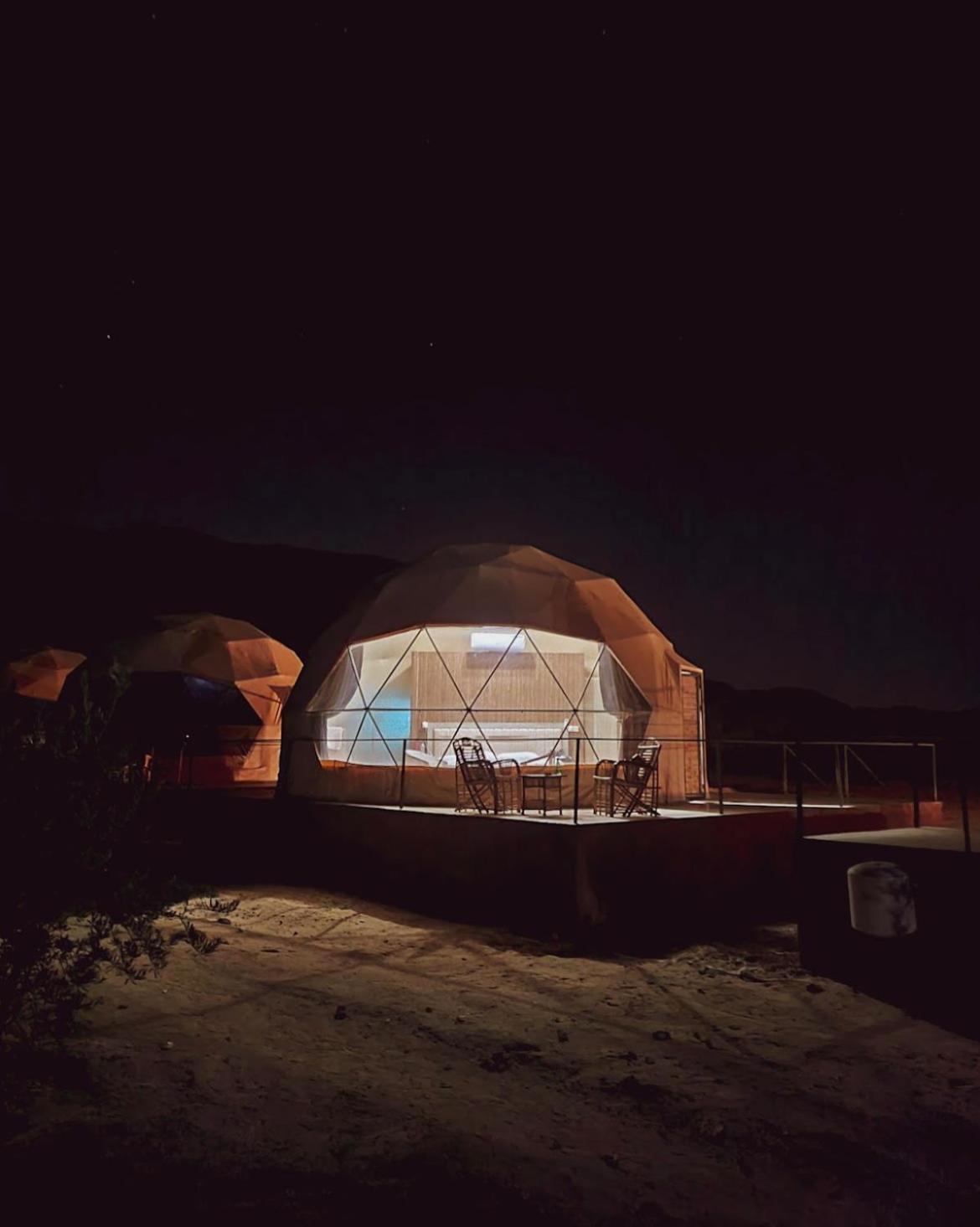Adel Rum Camp Bubbles Wadi Rum Bagian luar foto