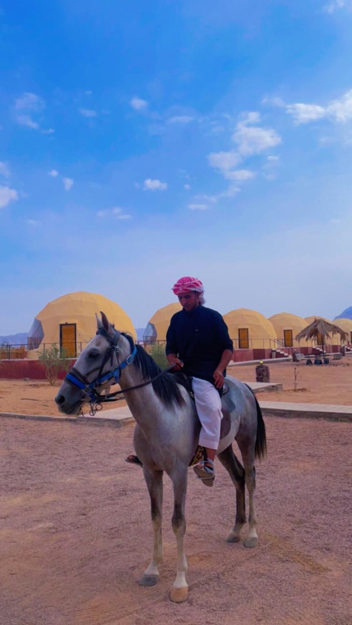 Adel Rum Camp Bubbles Wadi Rum Bagian luar foto