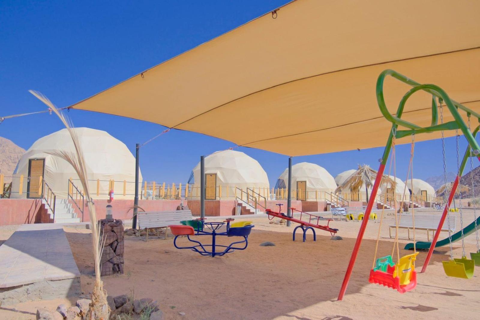 Adel Rum Camp Bubbles Wadi Rum Bagian luar foto