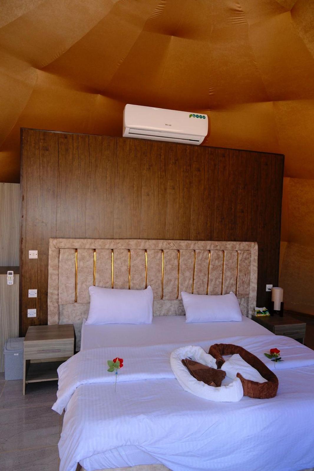 Adel Rum Camp Bubbles Wadi Rum Bagian luar foto