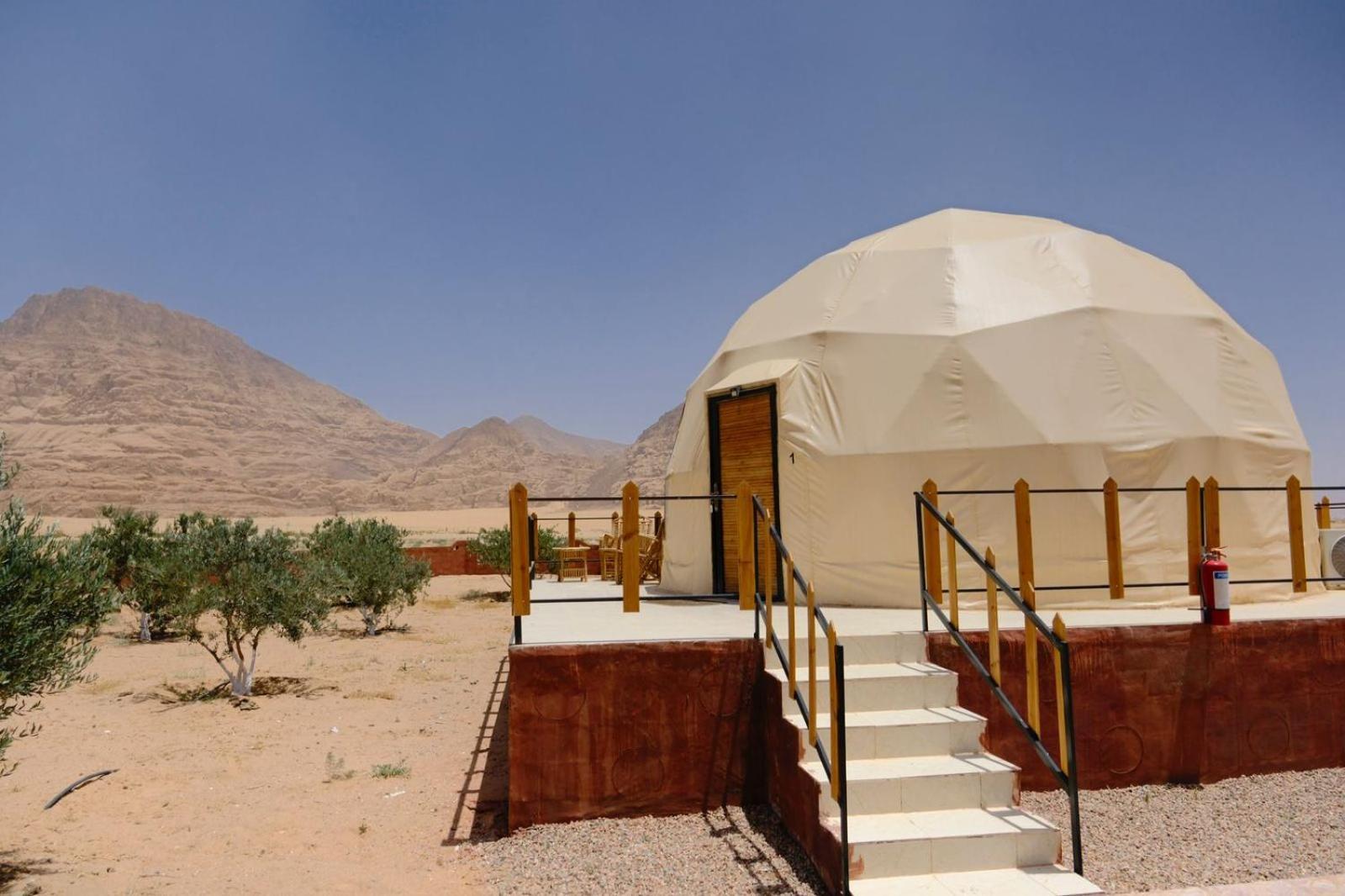 Adel Rum Camp Bubbles Wadi Rum Bagian luar foto