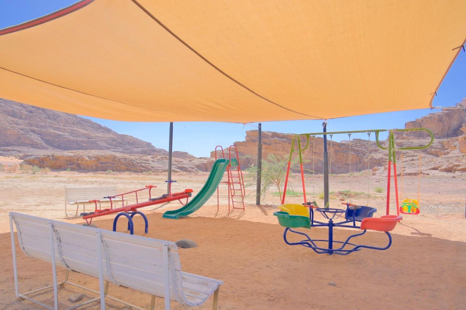 Adel Rum Camp Bubbles Wadi Rum Bagian luar foto
