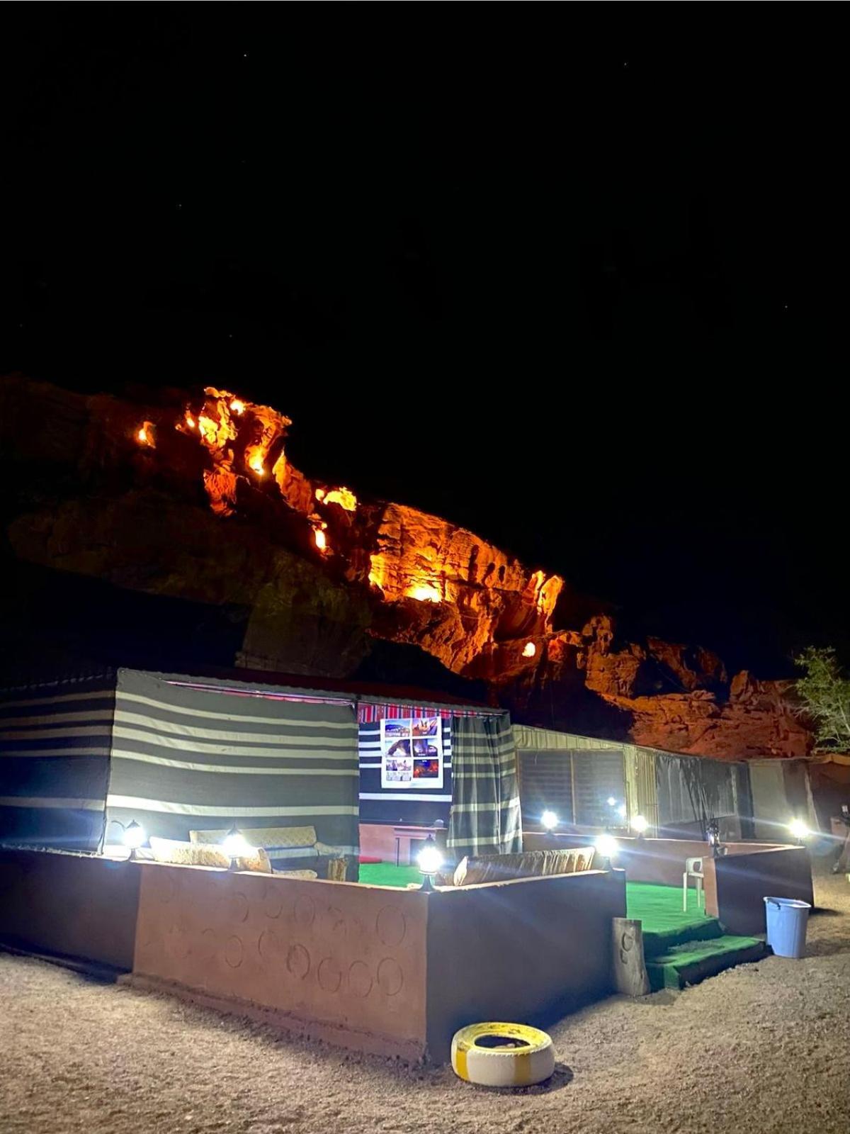 Adel Rum Camp Bubbles Wadi Rum Bagian luar foto